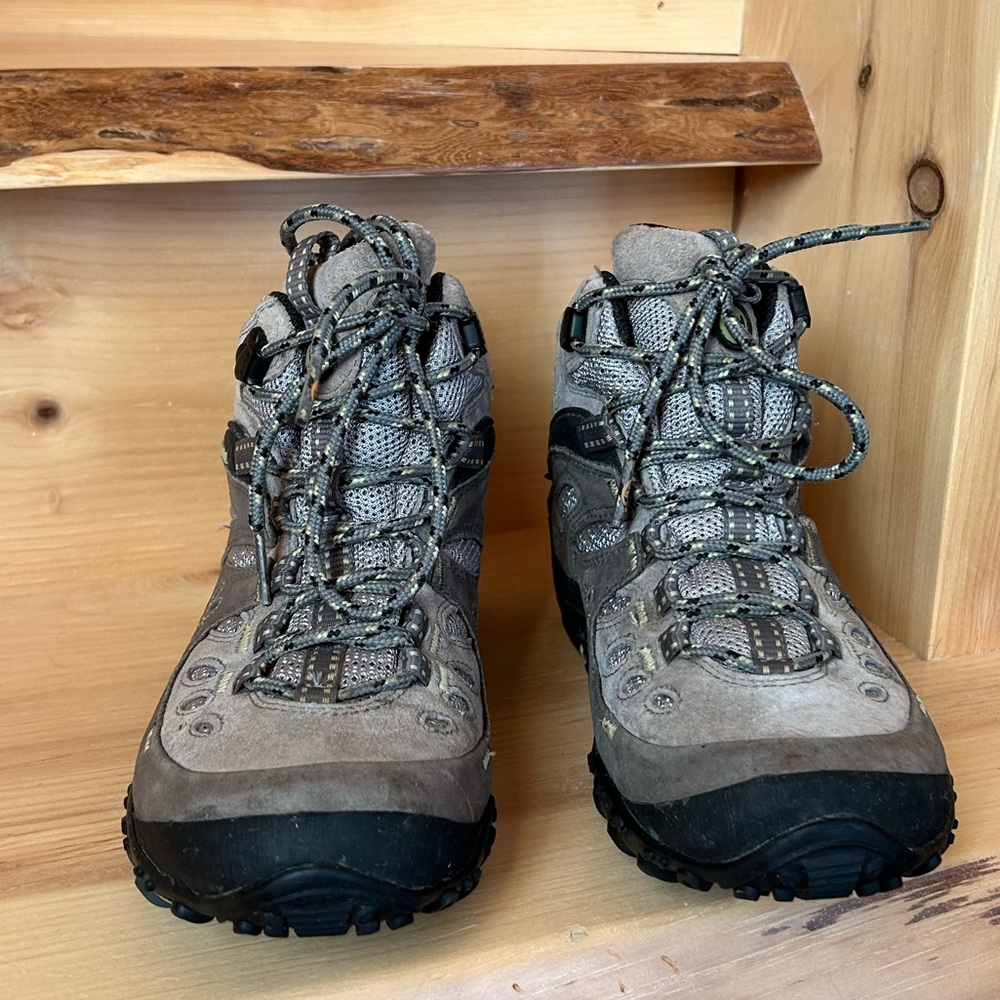 Merrell Gray and Black Hiking Boot - Picture 6 of 11